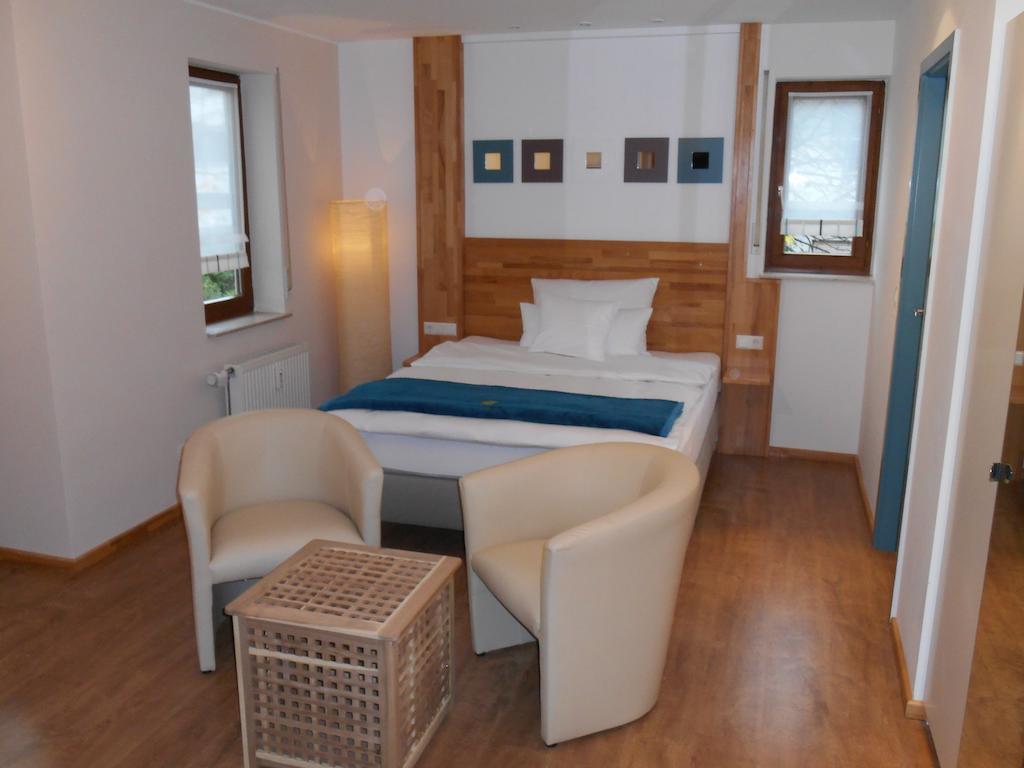 Warum Ins Hotel Неккарзульм Номер фото